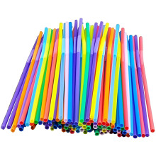 Canudos coloridos, extra longos e flexíveis, descartáveis, de plástico, pacote com 100 unidades, 26 cm de altura.