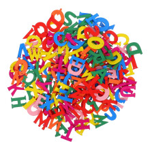 200 houten alfabetletters voor knutselprojecten en doe-het-zelf kunstprojecten voor kinderen.