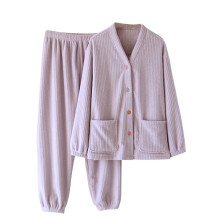Dame vintervarmt flannel nattøjssæt med V-hals - Langærmet top med knaplukning og bukser med elastik i taljen | Plus size pyjamas M-2XL |