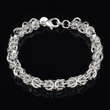 Pulseira feminina em prata de lei 925, modelo bracelete, ideal para banquetes e como presente.