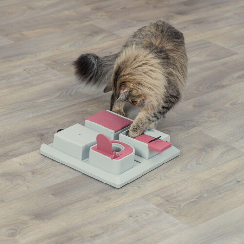 Trixie Cat Activity Poker Box, 31 ? 31 cm 1