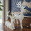 Set van 2 plastic rendierbeeldjes als kerstdecoratie. 7