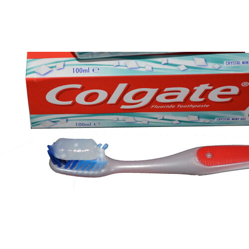 Colgate Colgate Max White New with More White Crystals 100ml, Pack of 6 2