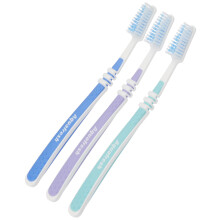 AQUAFRESH TOOTHBRUSHES MEDIUM 3's (PACK OF 1)