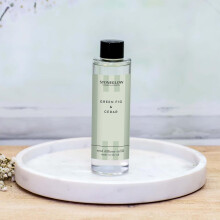 Stoneglow Modern Classics Collection - Geen Fig & Cedar 210ml Scented Reed Diffuser Refill - Green