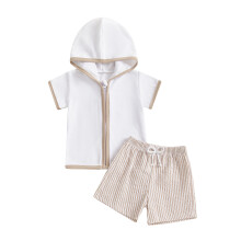 (6-12 Months, Coffee) Conjunto de playa para niño/niña pequeño: top de manga corta con capucha y cremallera y shorts estampados a rayas.