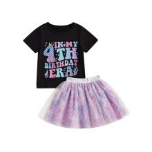 (4 Years, Black) Conjunto infantil feminino: camiseta de manga curta com estampa de letras e saia de tule escamosa.