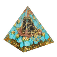 Piramidă de cristal cu model Buddha – decorativă de 6 cm