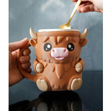 Highland Cow Ice Cream Pint Holder with Spoons, Antifreeze Handle and Hidden Snack Compartment