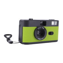 35mm Film Camera with Flash, Vintage Reusable Retro Design for Travel Photography, Black Red