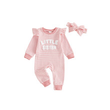 (3-6 Months, Pink Little Sister) Combinaison rayée pour bébé fille avec broderie de lettres, manches longues à volants et joli bandeau