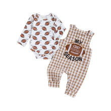 (3-6 Months, White) Conjunto de 2 piezas para bebé: pelele de manga larga con cuello redondo y estampado de rugby, y pantalón a cuadros.