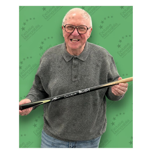 Luca Brecel, Dennis Taylor & Steve Davis Signed Snooker Cue 2