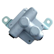 Car Clutch Distribution Valve 31490-0K010 for FORTUNER Hilux Vigo INNOVA KUN40 2005-2016 Clutch Accumulator