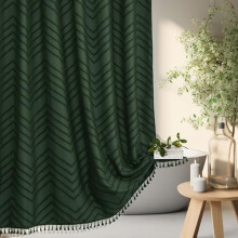 Cortina de ducha bohemia extralarga verde oscuro de 72 x 96 pulgadas, tela tejida, rayas en zigzag con borlas, estilo moderno y chic minimalista.