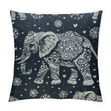 Funda de almohada cuadrada con diseño de elefante indio, color blanco.