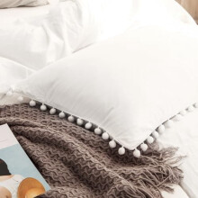 Vita örngott, Standard Pom Poms örngott Set om 2, 100 % tvättad mikrofiber, mjuka enfärgade vita örngott, 2-pack