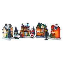 Miniaturas de vila com luzes LED a bateria para decoração de mesa.