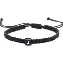 Pararmbånd, Håndlagde pararmbånd med oppmerksomhetsdetaljer, Armbånd med 26 tilpassede bokstaver, J