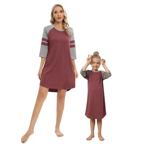 Σετ πιτζάμες Mommy and Me, ασορτί φόρεμα με κοντό μανίκι και ριγέ σχέδιο, πιτζάμες με 1