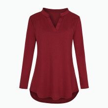 Blusa de amamentação feminina para gestantes, com decote redondo e mangas compridas com faixa, na cor vermelha.