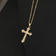 Colar com pingente de cruz vintage em zircônia dourada para mulheres, joia para o Dia dos Namorados.