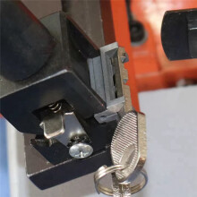2Pcs Key Fixture Set is Suitable for Blank Key Cutting Key Copying Machine Spare Parts Fixture Set.
