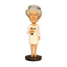 (B)The Queens 70th Platinum Jubilee Statue Bobbling Nodding Head Action Figure