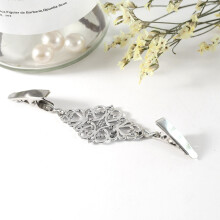 Women Cardigan Sweater Blouse Pin Shawl Brooch Flower Clips Shirt Collar Retro Duck Clip Scarf Clasps Charm Accessories Silver