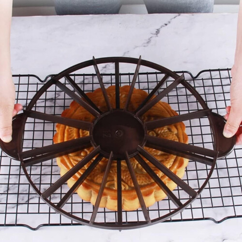 Cake Portion Marker Adjustable 10 or 12 Slice Cake Divider with DualSided Design and EasyGrip Handle 2