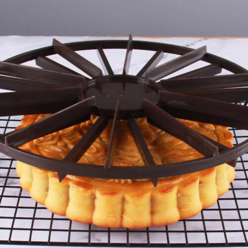 Cake Portion Marker Adjustable 10 or 12 Slice Cake Divider with DualSided Design and EasyGrip Handle 1