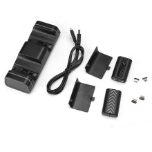 Caricabatterie doppio per controller XBOX ONE, con ricarica rapida e design ergonomico.