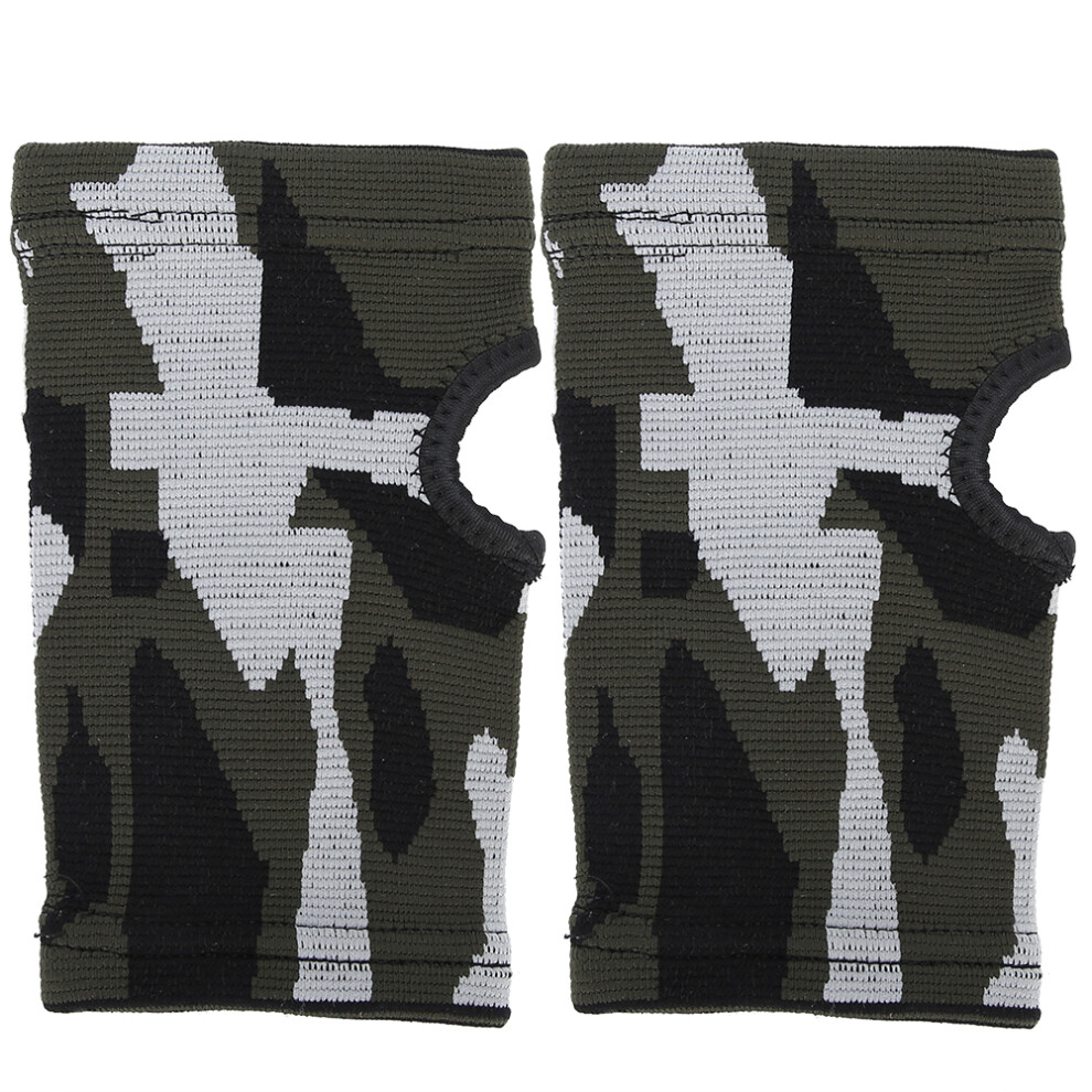 Versatile Knee Sleeve for Full Mobility, Featuring Moisture Wicking Materials for Optimal Comfort and Ergonomic Design for Unmatched Support