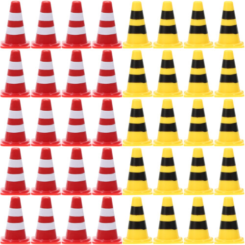 200Pcs Miniature Traffic Cones Interactive Plastic Traffic Model Toys 1