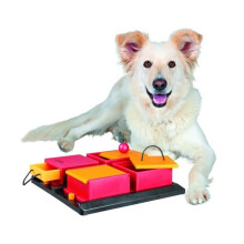 Trixie Dog Activity Poker Box, 31 × 10 × 31cm - Boxcm Toy Game - 31 poker dog box activity trixie 10 cm toy game