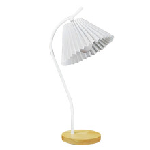 Plissert stoffskjerm skrivebordslampe LED-pære inkludert Vintage-inspirert nattbordslampe Moderne minimalistisk base Kompakt størrelse Blendingsfri