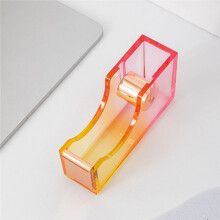 Robuster, formschöner Tischabroller mit rutschfester Unterseite, geeignet für Klebeband mit 1-Zoll-Kern.