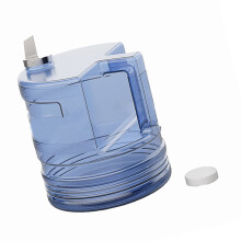 Plastic waterfles van voedingskwaliteit met ergonomisch handvat