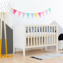 Cuna evolutiva blanca con barrotes color natural 60 x 120 cm