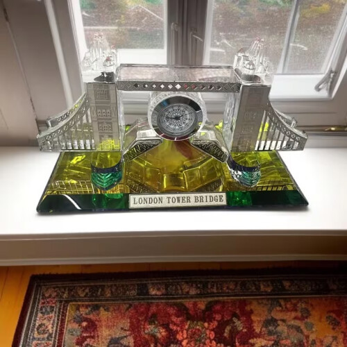 London Tower Bridge Glass Clock Silver Souvenir 2
