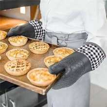 Silicone Insulating Gloves Anti-Scalding in High-Temperature Kitchen Kitchen Baking Gloves