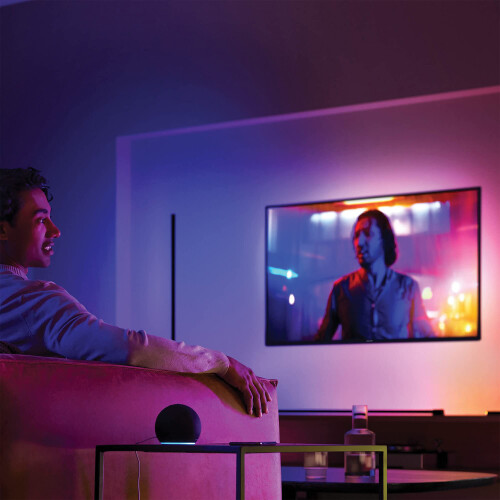 Philips Hue Signe White and Colour Ambiance Gradient Table 1