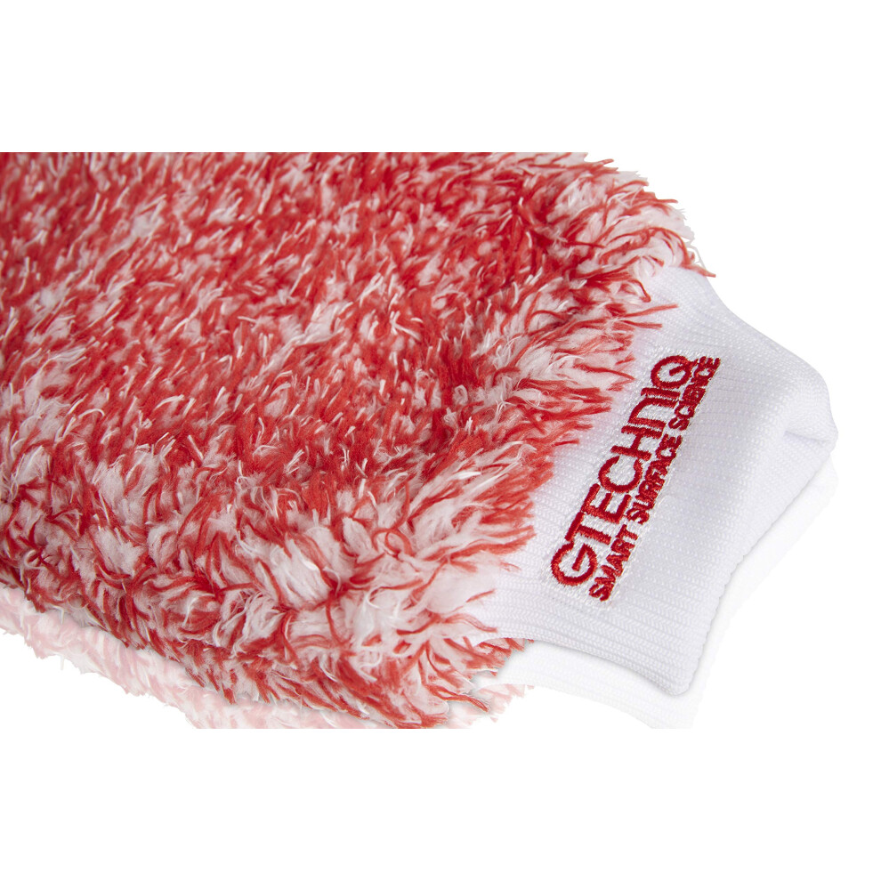Gtechniq Car Cleaning Microfibre Cloth Wash Mitt With Inner Foam Core | Low Friction Glide Cleaning Mitt With Dirt Trapping Fibres 5007533204559