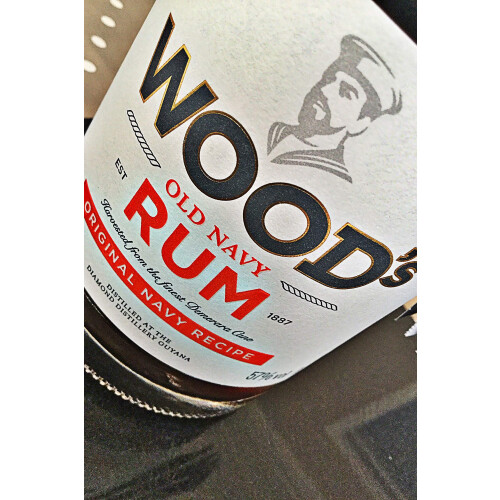 Woods Old Navy Rum, 70 cl 1