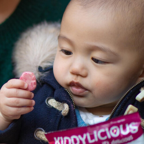 Kiddylicious Raspberry & Beetroot Melty Buttons - Delicious Snacks for Kids - Su 2