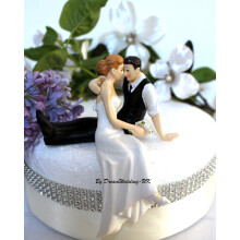 DreamWedding-UK "The Look of Love Wedding Cake Topper Bride and Groom New Hair Choice, Artificial Resin, Blonde Bride/Brunet Groom, 5 x 12 x 12 cm