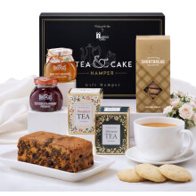 Hattie?s Gifts Afternoon Tea Hamper ? Luxury Hamper & Gourmet Gifts with English Tea, Fruit Cake & Shortbread, Valentines Day Gift for Couples, Mum,