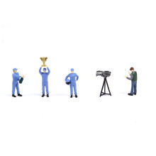 (Blue)Race Medal 164 The Playing Field 2 Figuren Szenario Modell Set für Tomy Matchbox