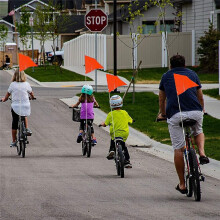Bike Safety Flag with Pole Reflective Bike Trailer Safety Flag with Bicycle Mounting Bracket Bicycle Safety Flag Red