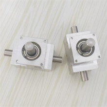 1:1 Helical Bevel Gear Shaft 12mm Codirectional Double Output Shaft 90 Degree Differential Gearbox